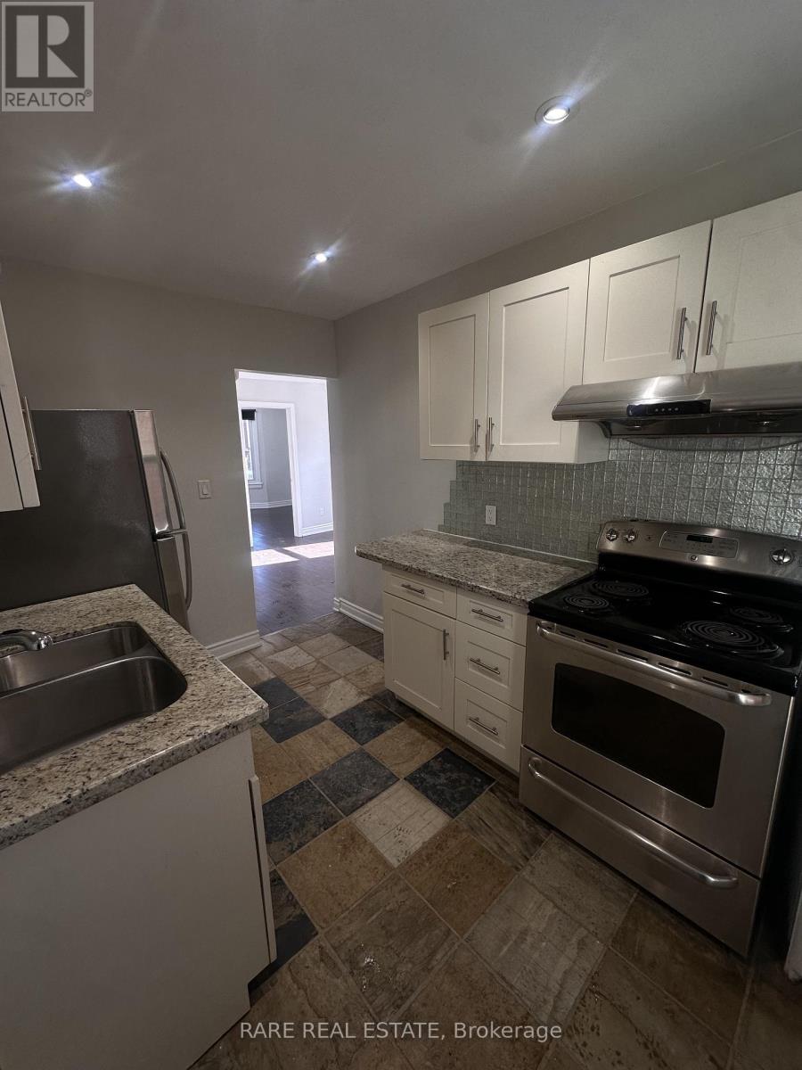 4 - 196 Robert Street, Toronto, Ontario  M5S 2K7 - Photo 2 - C12744618