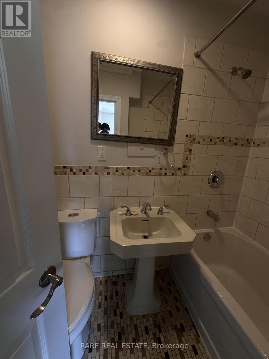 4 - 196 Robert Street, Toronto, Ontario  M5S 2K7 - Photo 7 - C12744618