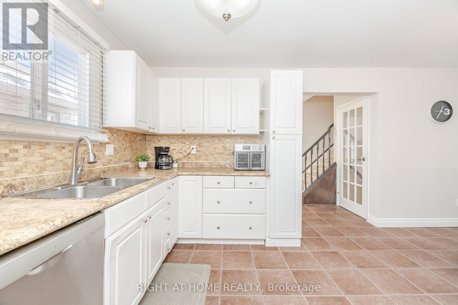 17 White Owl Crescent, Brantford, Ontario  N3P 1A1 - Photo 13 - X12614690