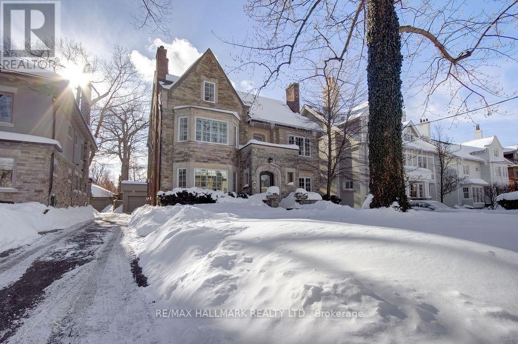 19 WHITNEY AVENUE, Toronto, Ontario