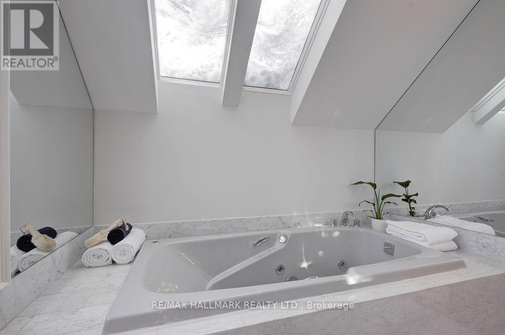 19 Whitney Avenue, Toronto, Ontario  M4W 2A7 - Photo 37 - C12744652