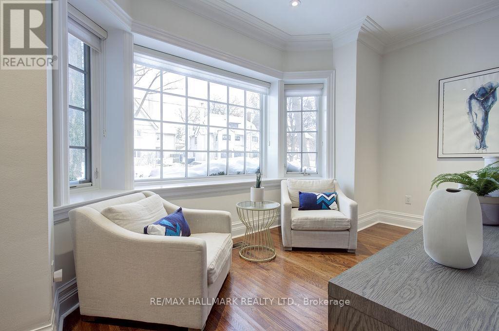 19 Whitney Avenue, Toronto, Ontario  M4W 2A7 - Photo 5 - C12744652