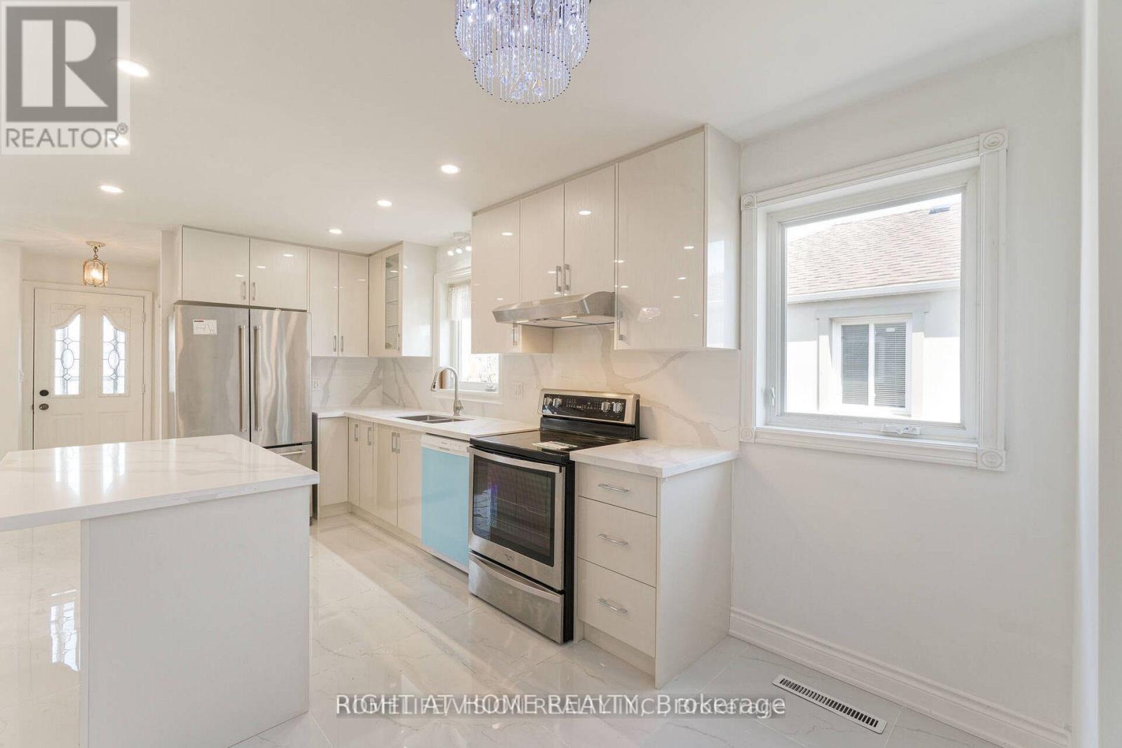 Main - 5 Orlando Boulevard, Toronto, Ontario  M1R 3N5 - Photo 10 - E12744640