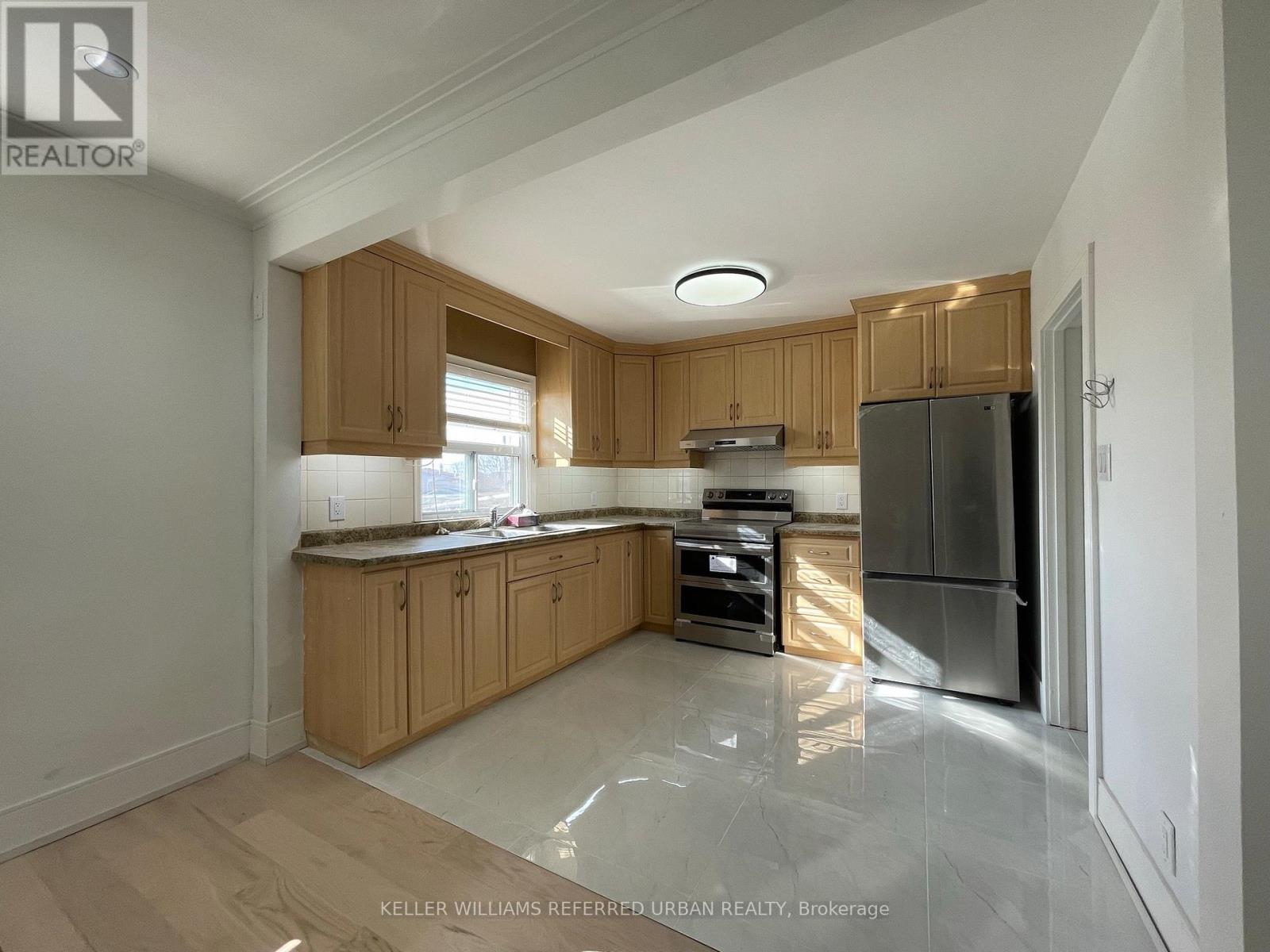 12 Erie Street, Toronto, Ontario  M6L 2P7 - Photo 5 - W12744646