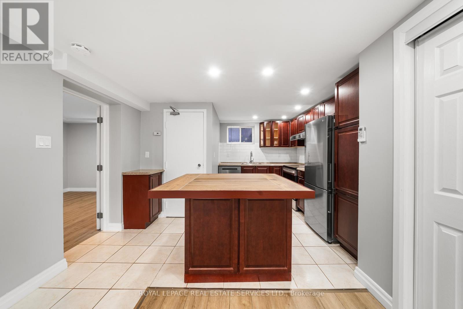 1 - 48A ARCADIAN CIRCLE, Toronto, Ontario