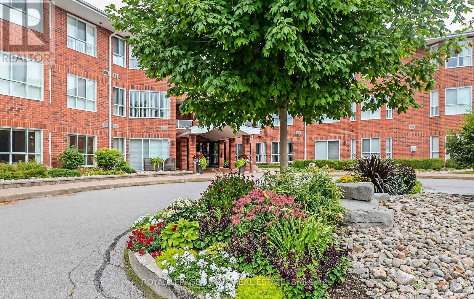 110 - 3 Heritage Way, Kawartha Lakes, Ontario  K9V 5Z1 - Photo 2 - X12655792