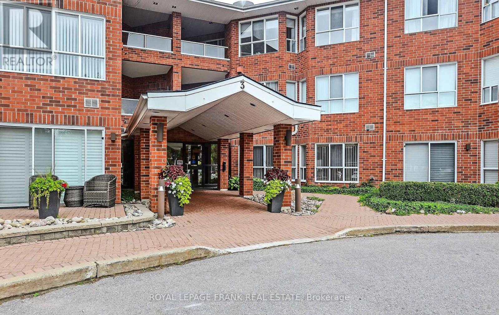 110 - 3 Heritage Way, Kawartha Lakes, Ontario  K9V 5Z1 - Photo 3 - X12655792