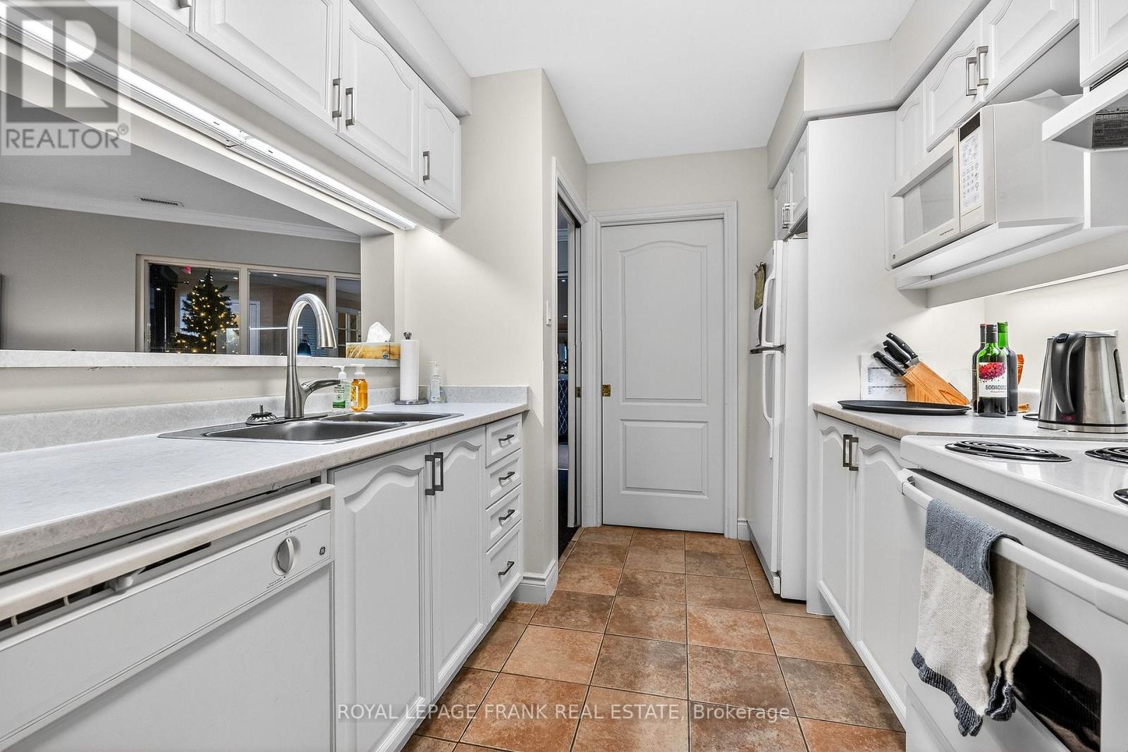 110 - 3 Heritage Way, Kawartha Lakes, Ontario  K9V 5Z1 - Photo 37 - X12655792