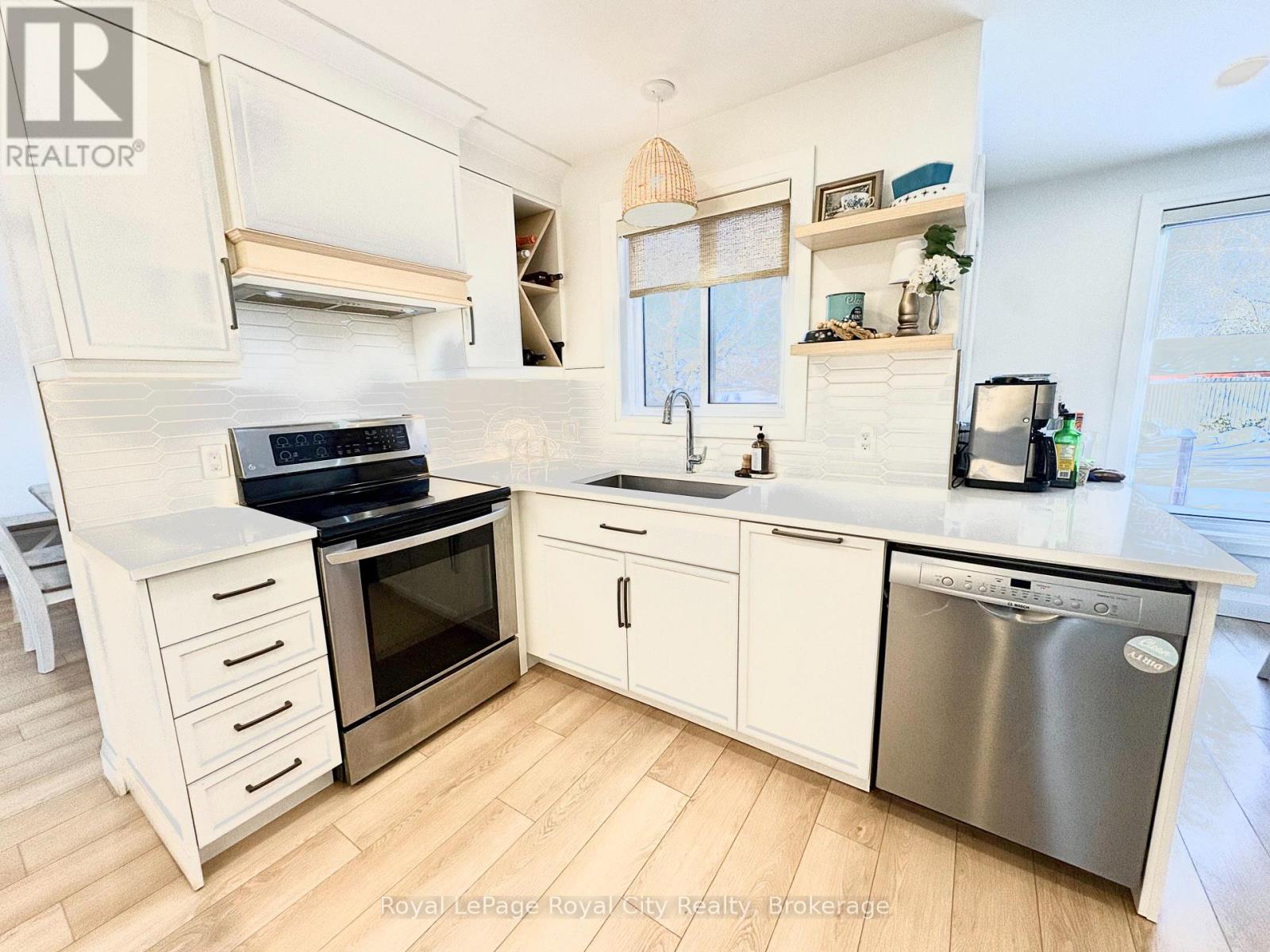 82 Gunn Avenue, Cambridge, Ontario  N3C 3J7 - Photo 15 - X12690202