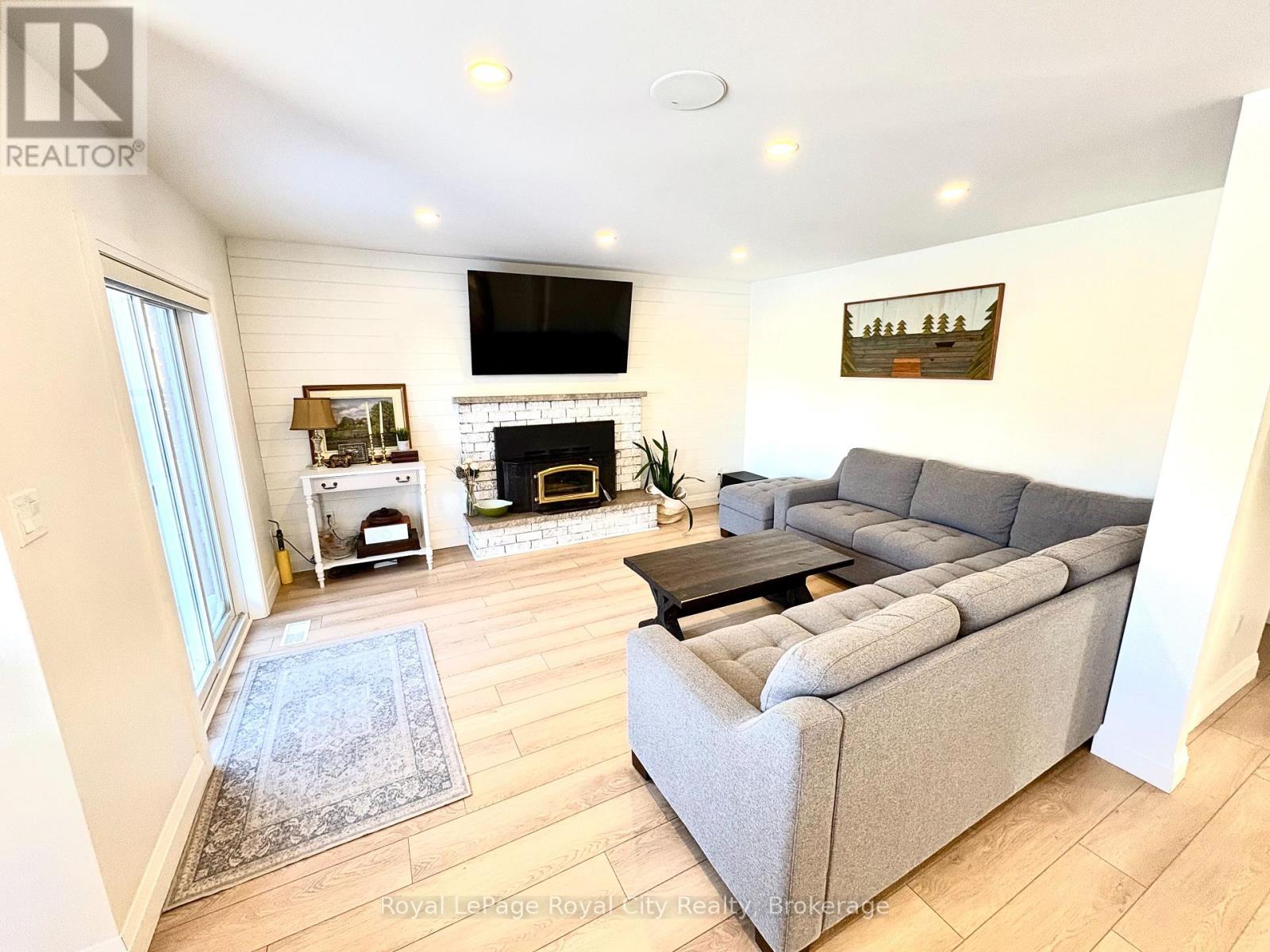 82 Gunn Avenue, Cambridge, Ontario  N3C 3J7 - Photo 7 - X12690202