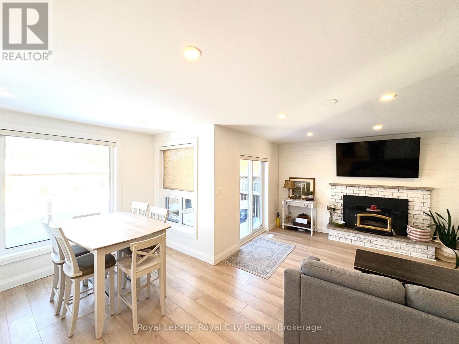 82 Gunn Avenue, Cambridge, Ontario  N3C 3J7 - Photo 9 - X12690202