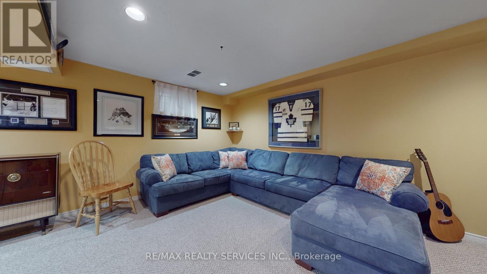 72 Carisbrooke Court, Brampton, Ontario  L6S 3K1 - Photo 31 - W12744660