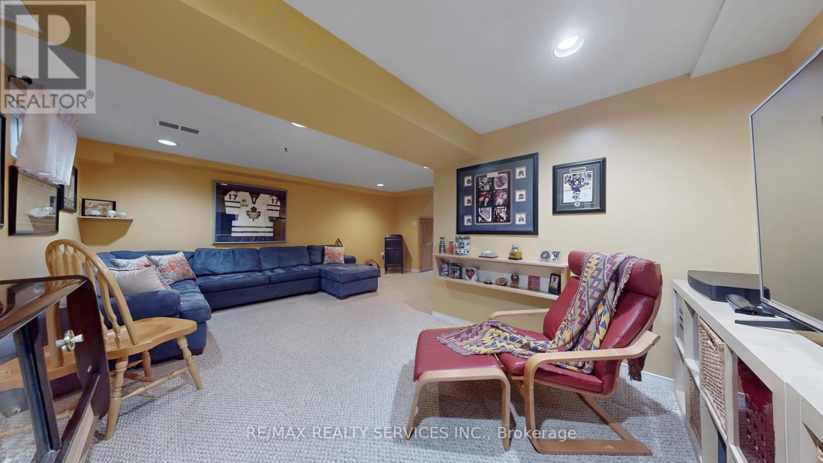 72 Carisbrooke Court, Brampton, Ontario  L6S 3K1 - Photo 33 - W12744660