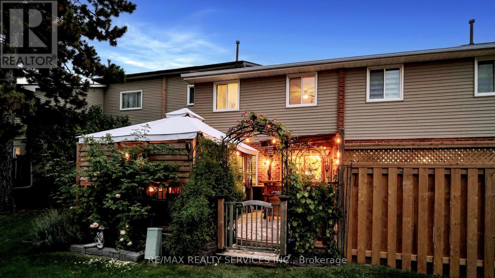 72 Carisbrooke Court, Brampton, Ontario  L6S 3K1 - Photo 46 - W12744660