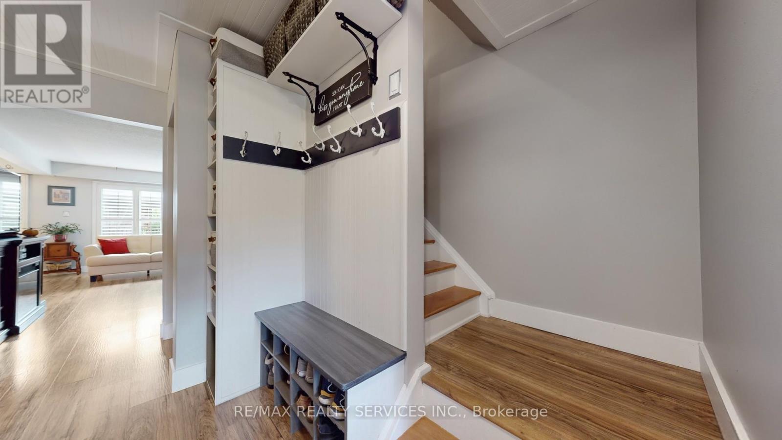 72 Carisbrooke Court, Brampton, Ontario  L6S 3K1 - Photo 5 - W12744660