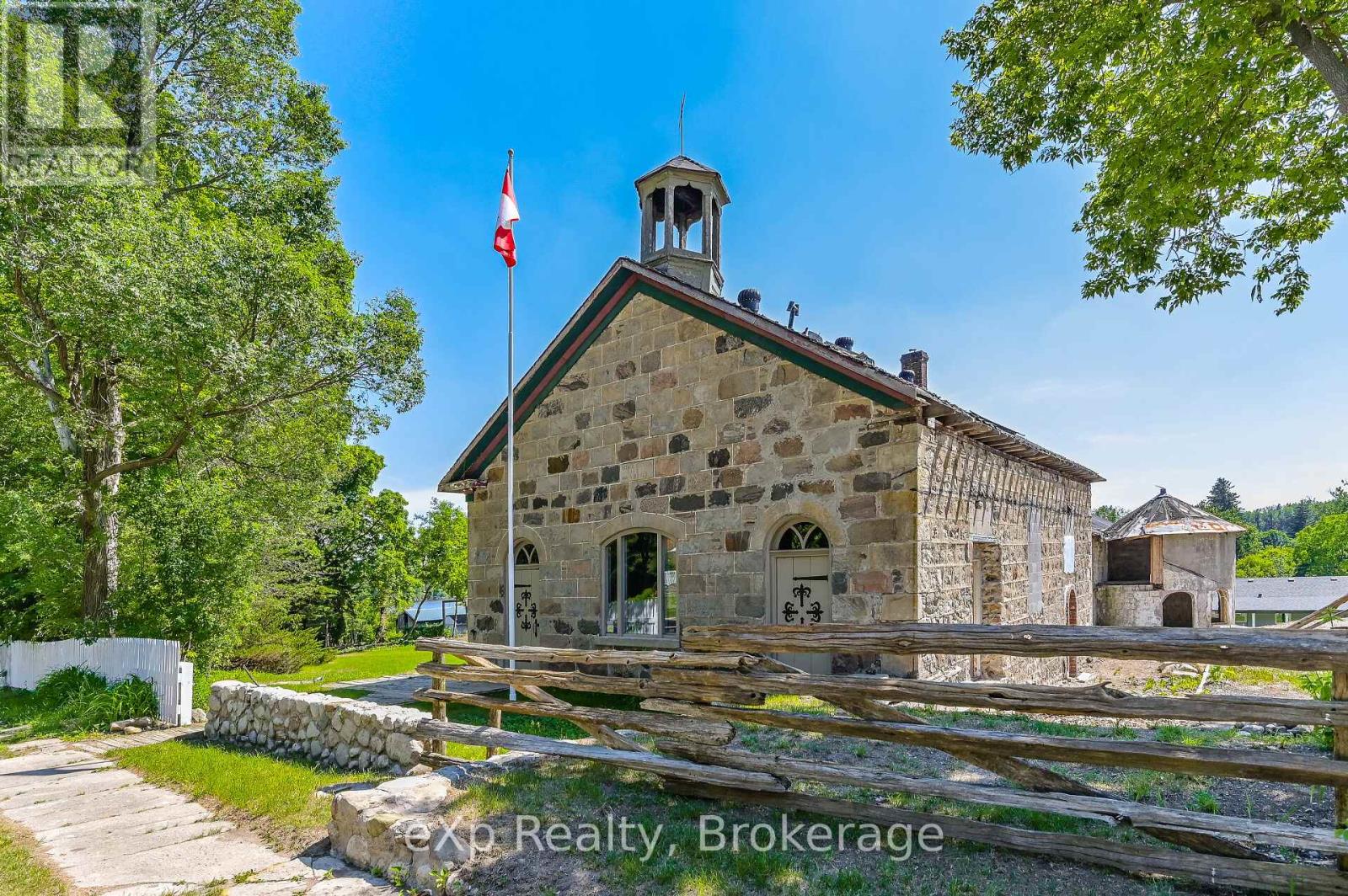 24 North Broadway Street, Centre Wellington, Ontario  N0B 1J0 - Photo 1 - X12744666