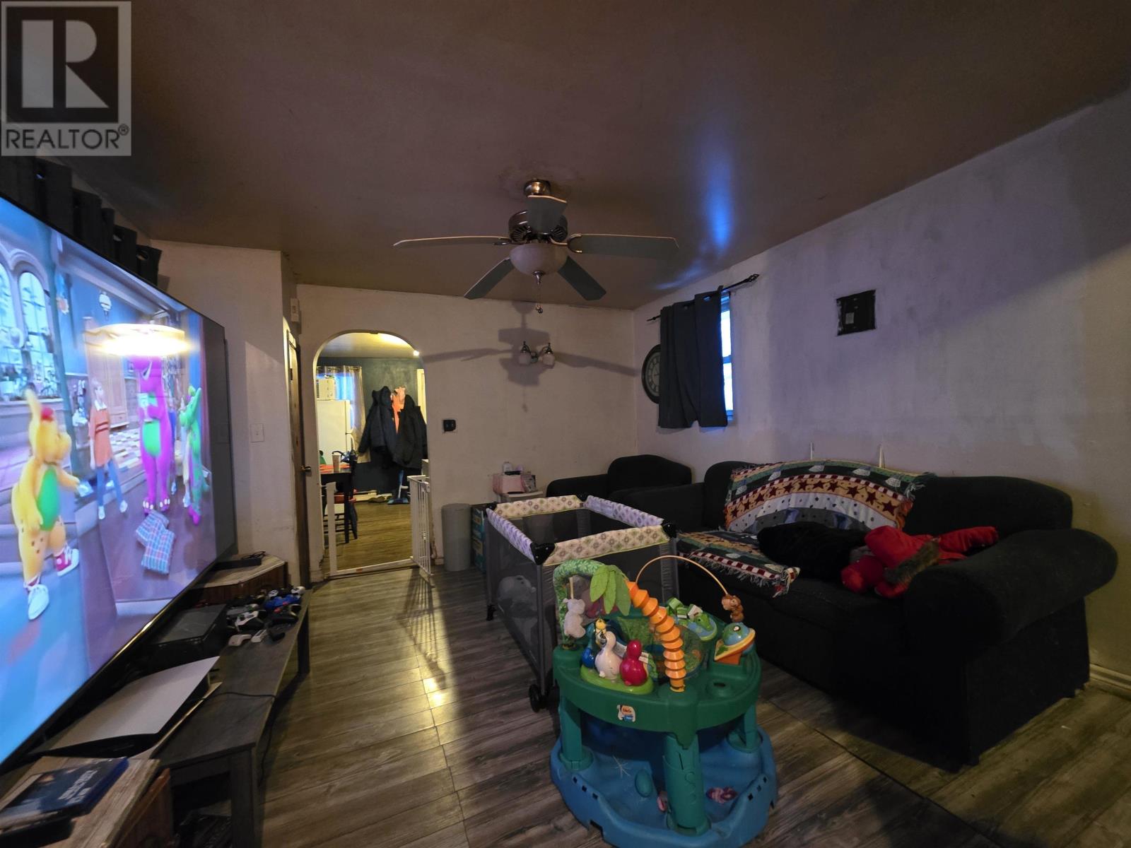 15 Guy Street, Sydney Mines, Nova Scotia  B1V 2N5 - Photo 6 - 202601816