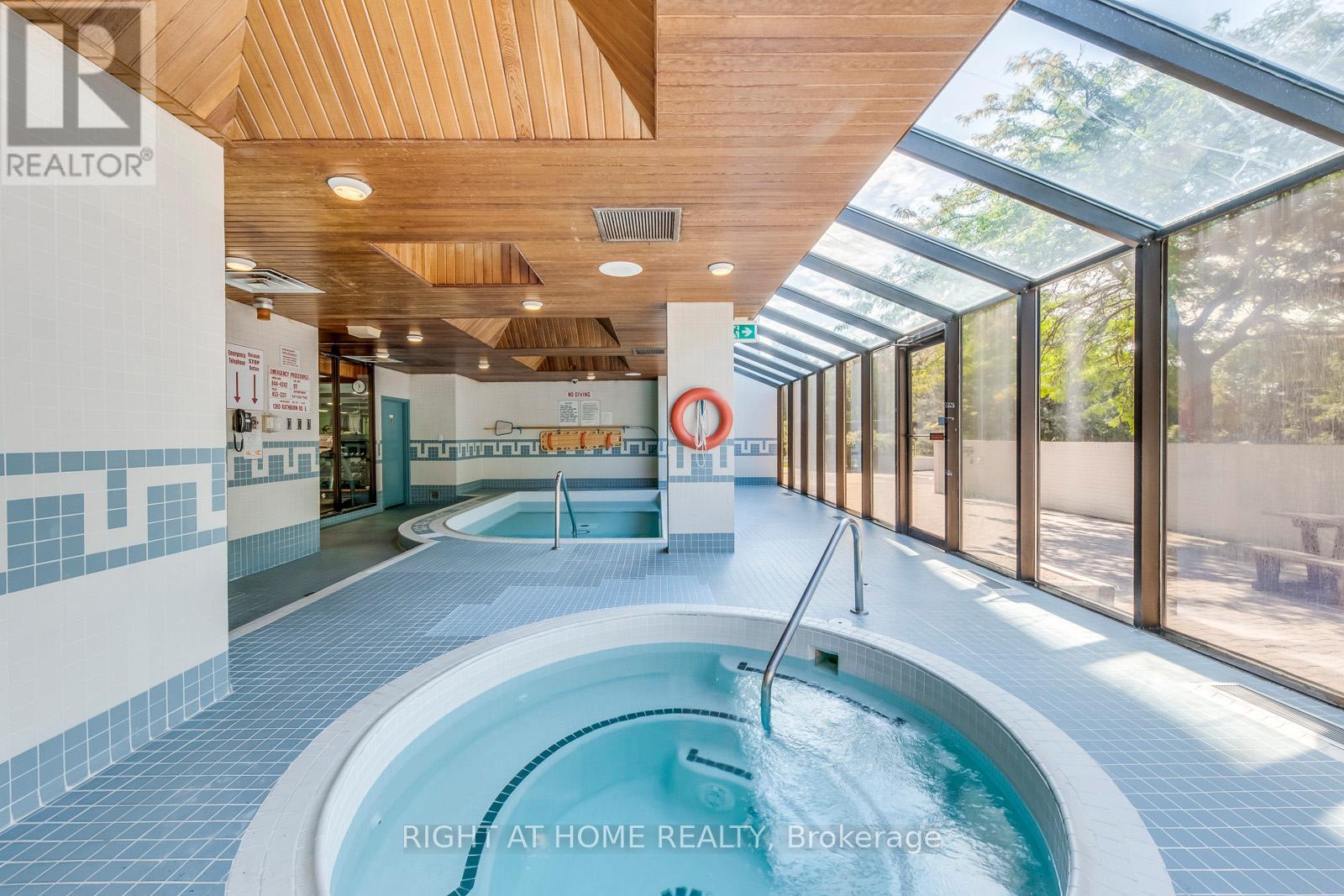 1603 - 1360 Rathburn Road E, Mississauga, Ontario  L4W 4H4 - Photo 7 - W12744670