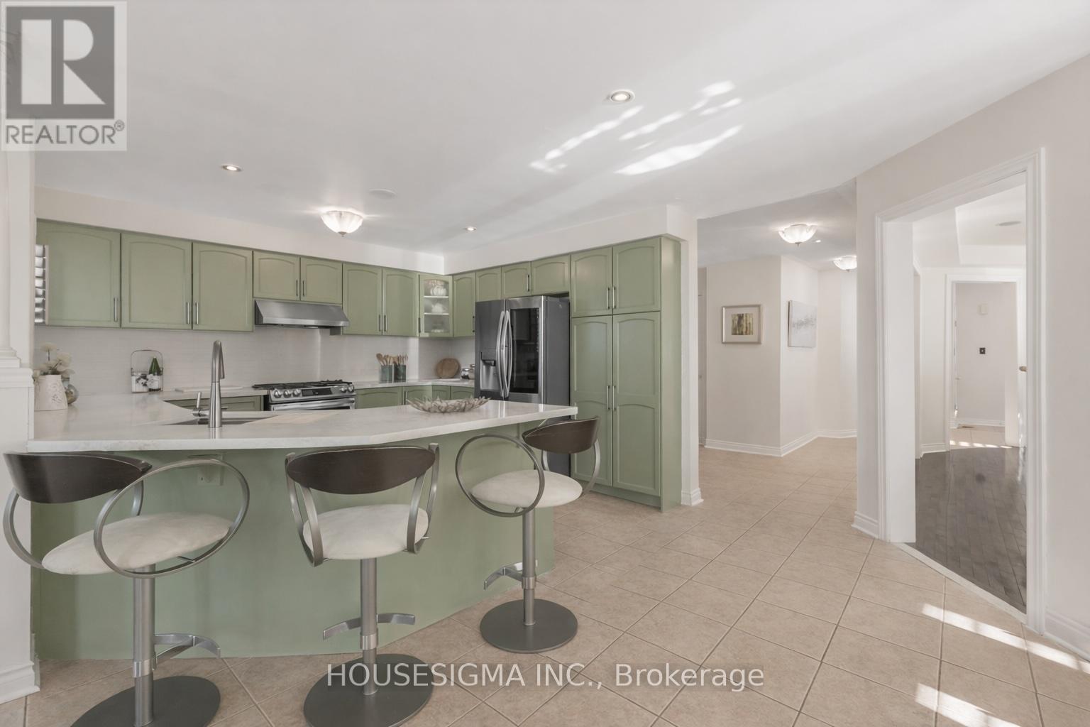 123 Root Crescent, Ajax, Ontario  L1T 4L5 - Photo 8 - E12742408