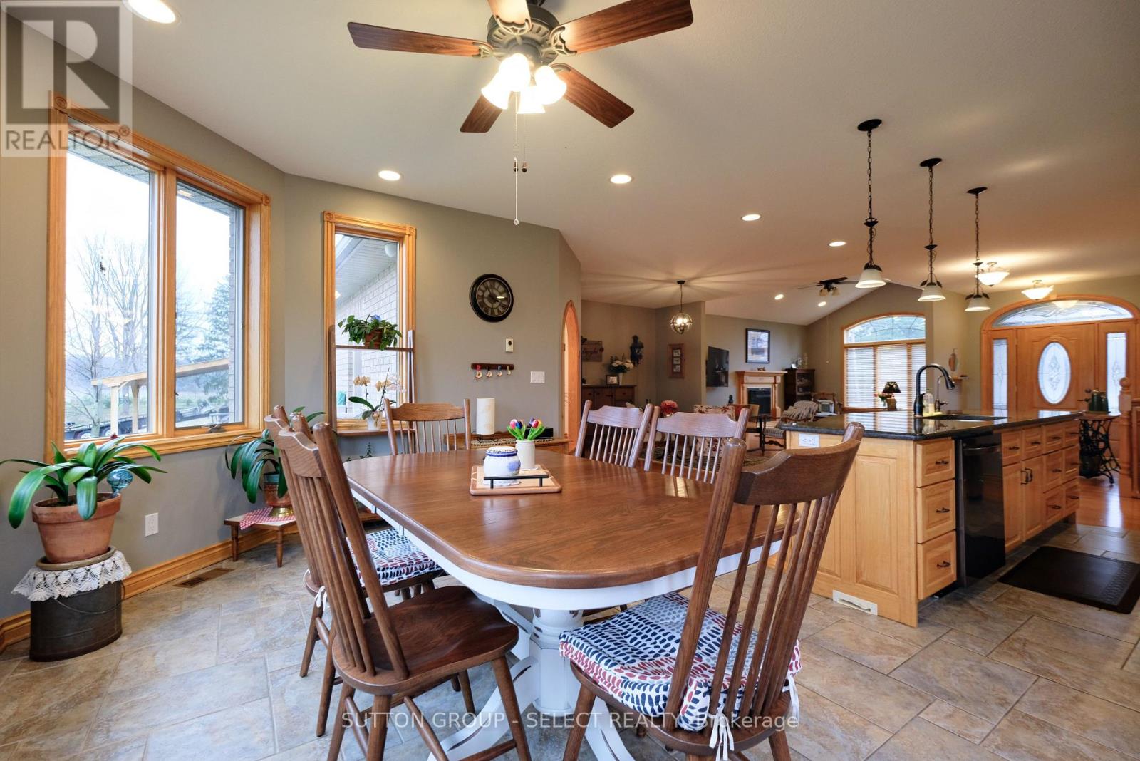 7284 Calvert Drive, Strathroy-Caradoc, Ontario  N7G 3H5 - Photo 11 - X12744684