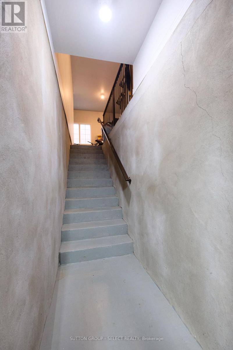 7284 Calvert Drive, Strathroy-Caradoc, Ontario  N7G 3H5 - Photo 26 - X12744684