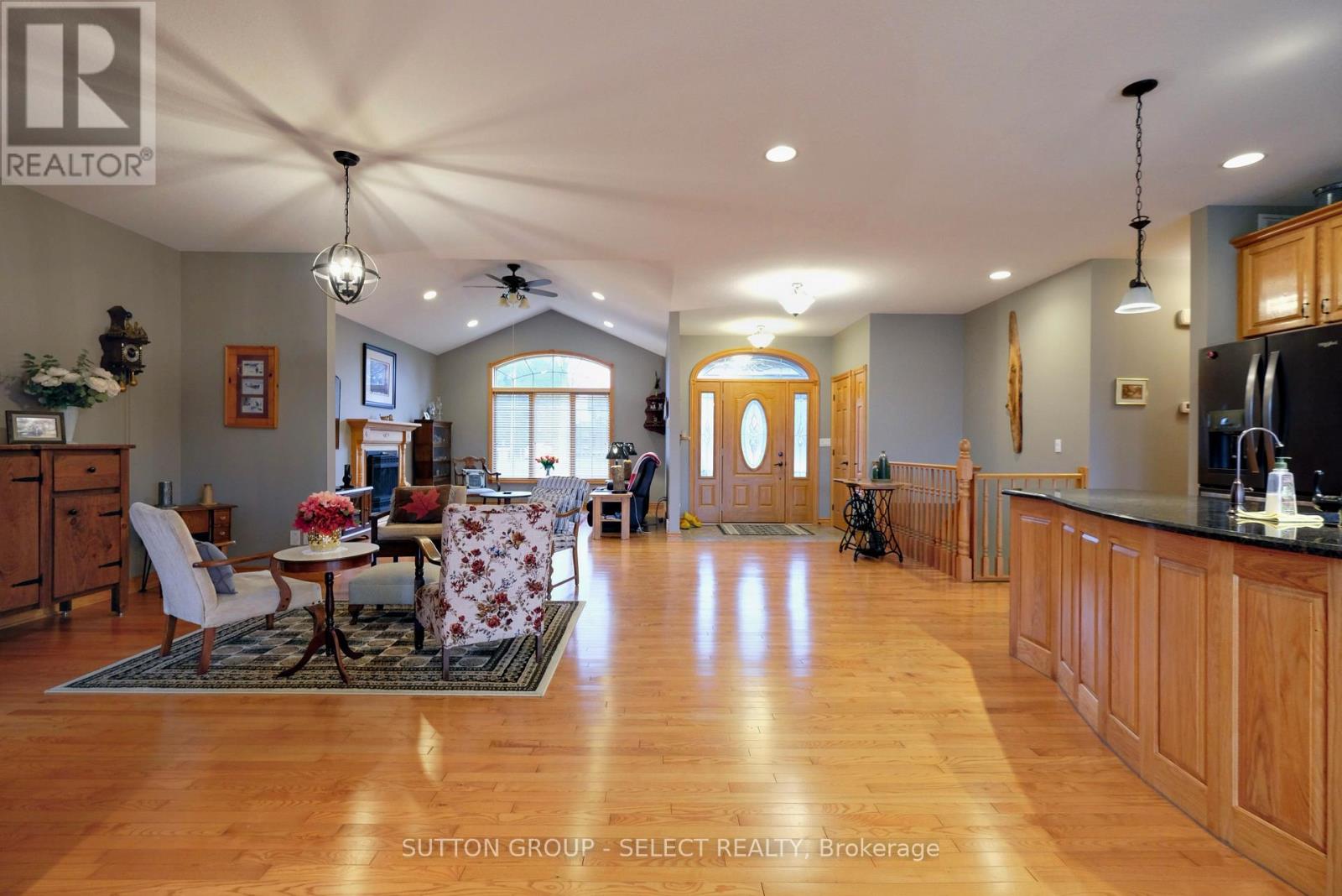 7284 Calvert Drive, Strathroy-Caradoc, Ontario  N7G 3H5 - Photo 7 - X12744684