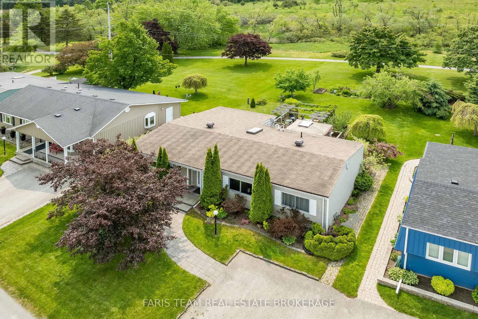 81 Corner Brook Trail, Innisfil, Ontario  L9S 1S1 - Photo 3 - N12744692