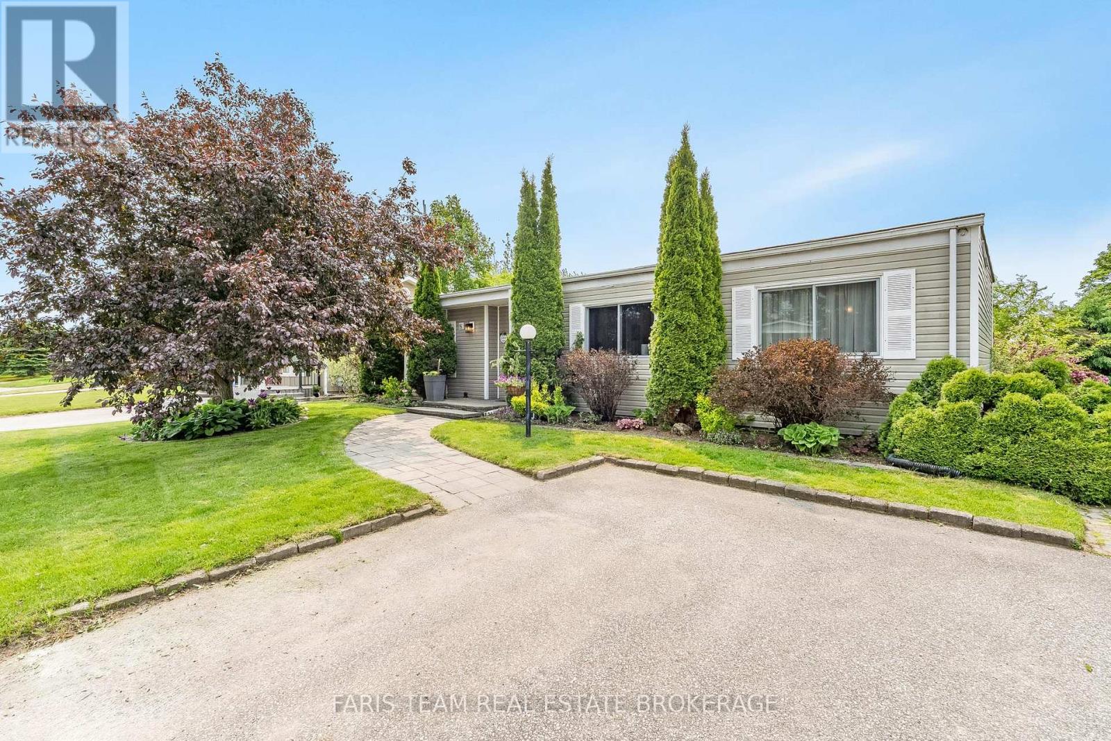 81 Corner Brook Trail, Innisfil, Ontario  L9S 1S1 - Photo 4 - N12744692