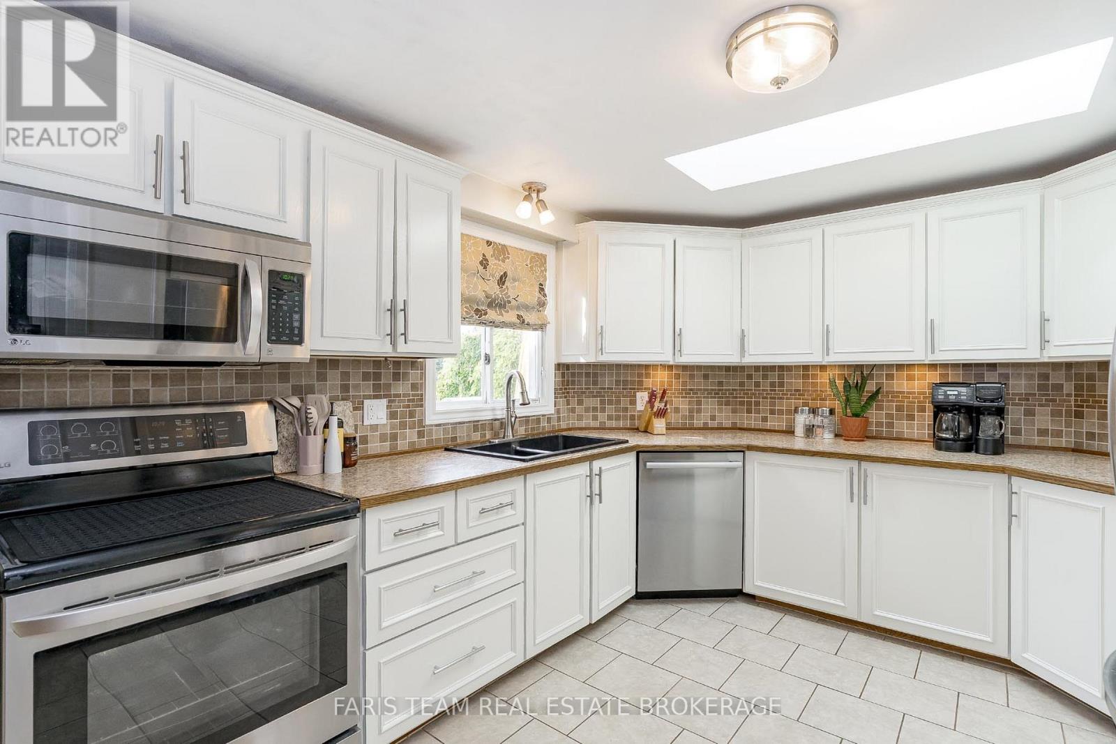 81 Corner Brook Trail, Innisfil, Ontario  L9S 1S1 - Photo 8 - N12744692