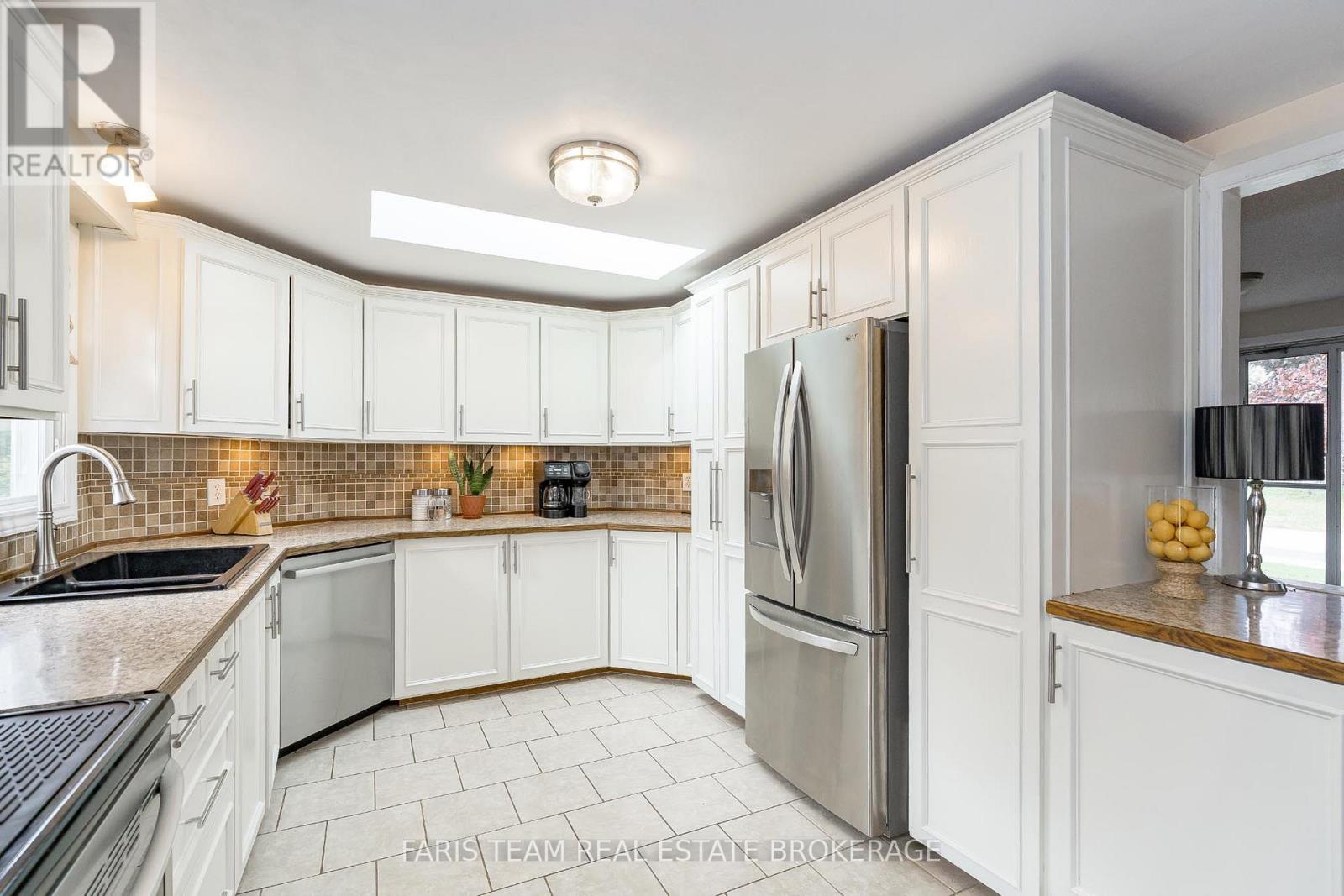 81 Corner Brook Trail, Innisfil, Ontario  L9S 1S1 - Photo 9 - N12744692