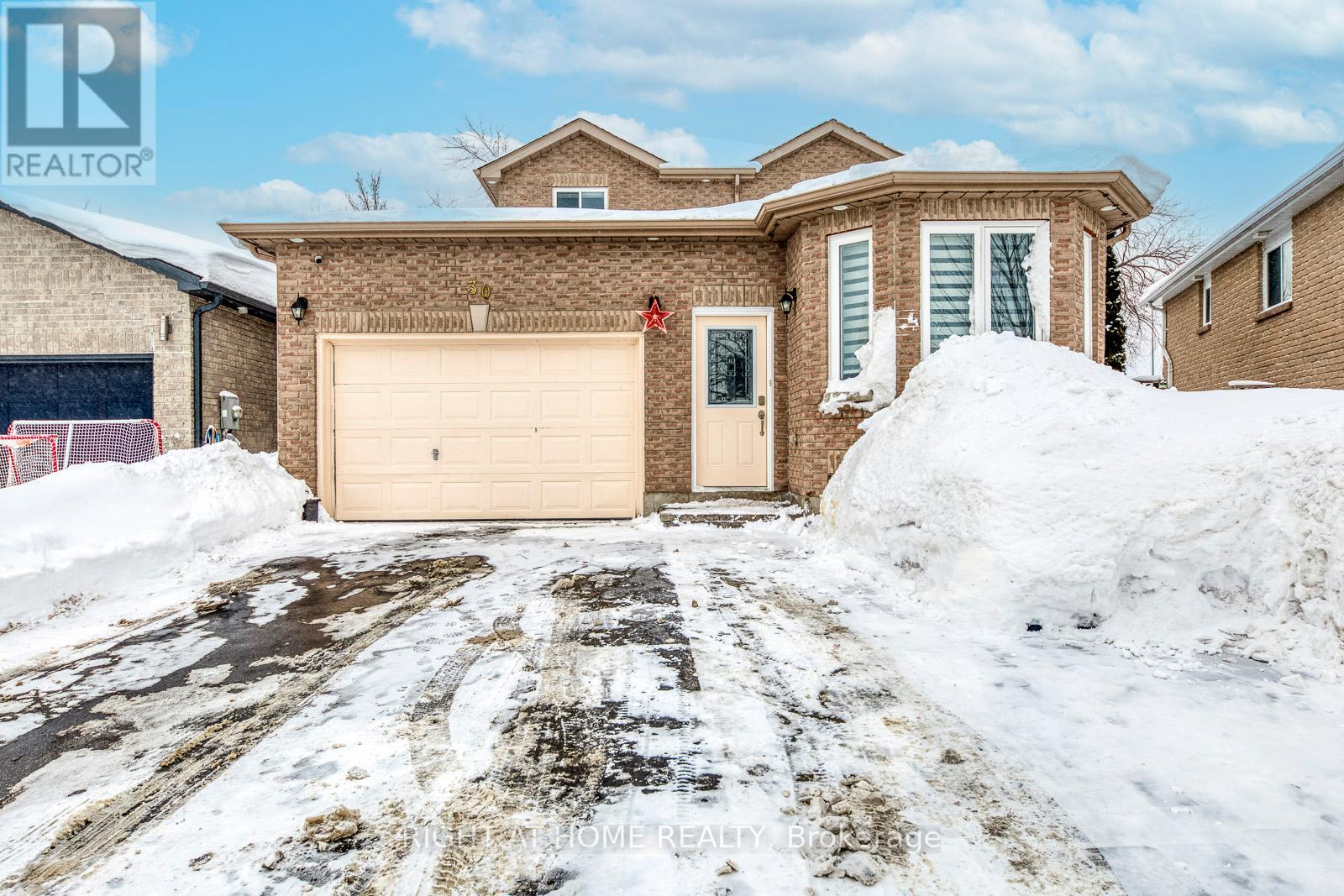 30 Brighton Road, Barrie, Ontario  L4M 6S4 - Photo 2 - S12744688