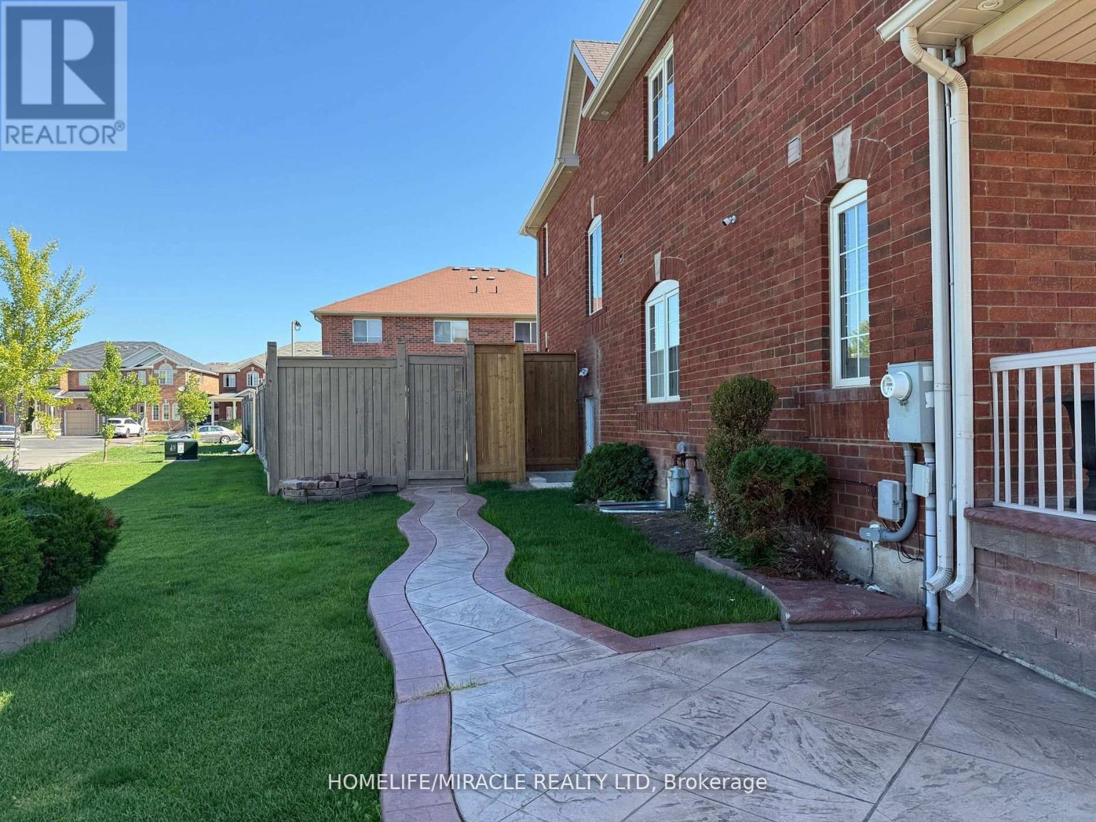 31 Flurry Circle, Brampton, Ontario  L6X 0S8 - Photo 15 - W12744676