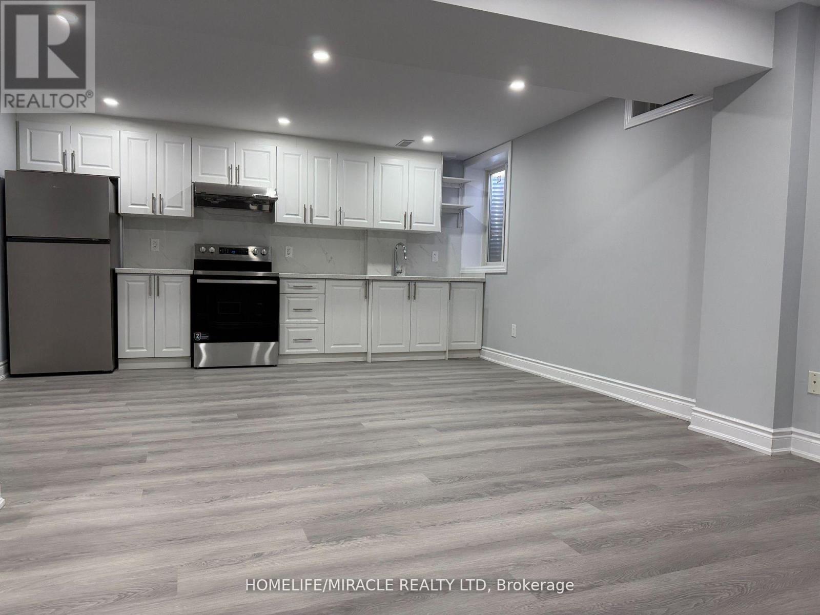 31 Flurry Circle, Brampton, Ontario  L6X 0S8 - Photo 3 - W12744676