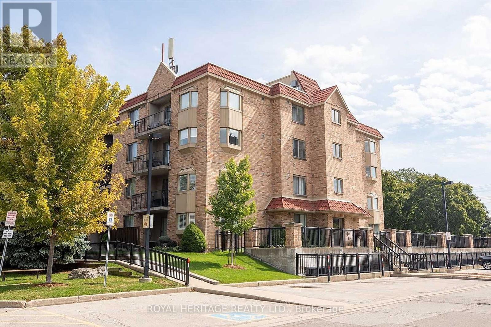 109 - 3499 Upper Middle Road, Burlington, Ontario  L7M 4M7 - Photo 2 - W12744680