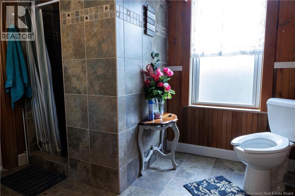 539 Boulevard St Pierre O, Caraquet, New Brunswick  E1W 1A3 - Photo 17 - NB131266