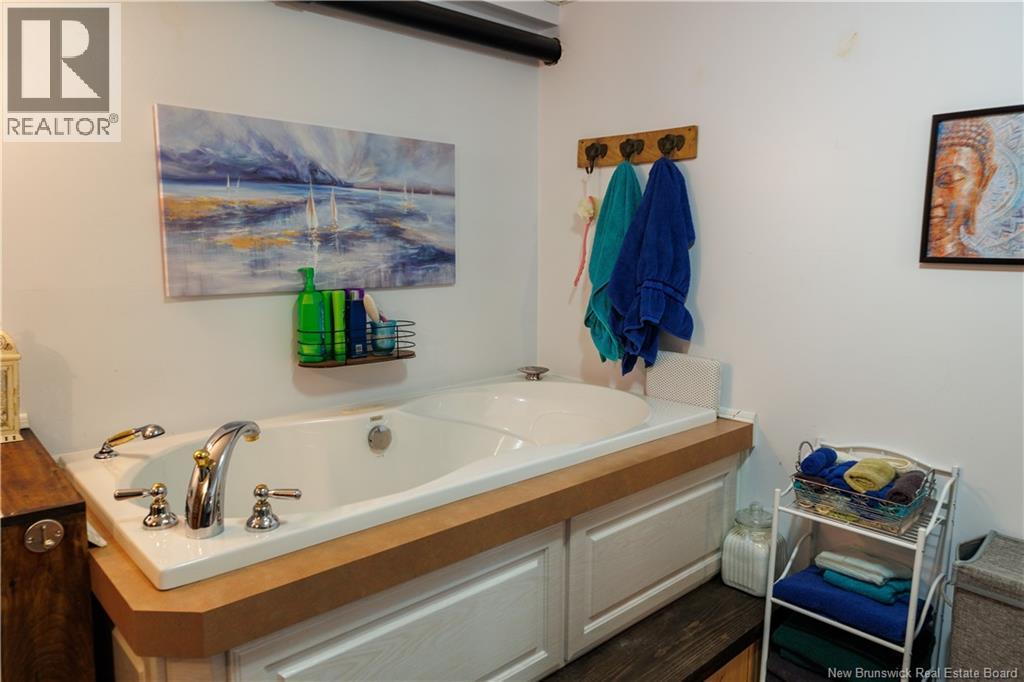 539 Boulevard St Pierre O, Caraquet, New Brunswick  E1W 1A3 - Photo 31 - NB131266