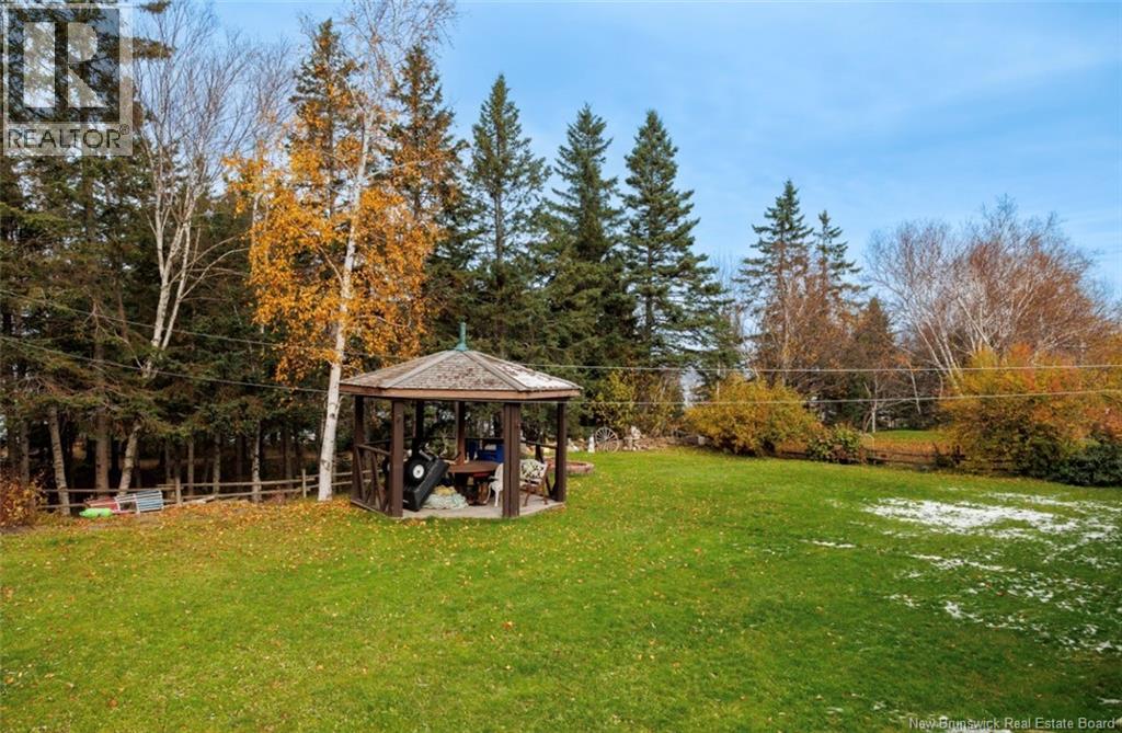 539 Boulevard St Pierre O, Caraquet, New Brunswick  E1W 1A3 - Photo 35 - NB131266
