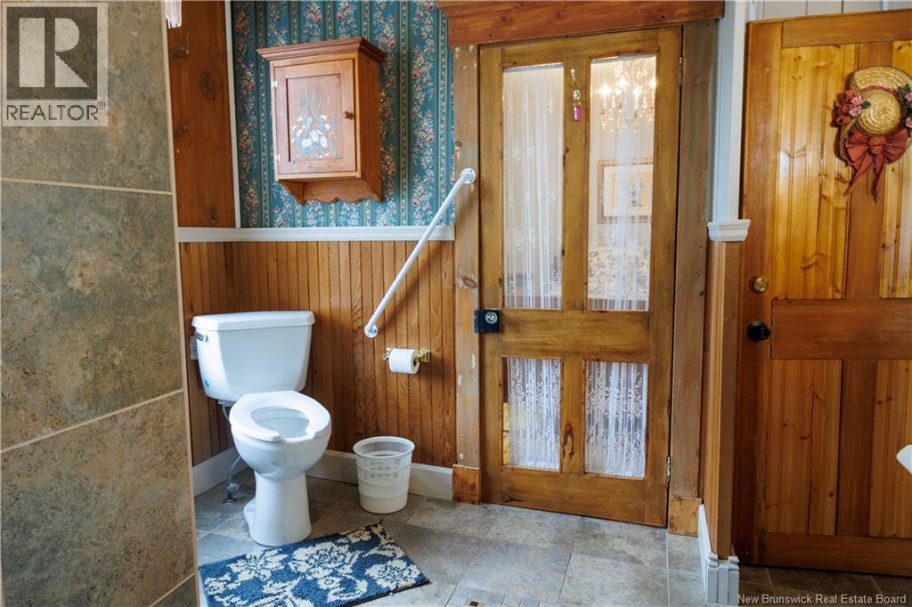 539 Boulevard St Pierre O, Caraquet, New Brunswick  E1W 1A3 - Photo 16 - NB131280