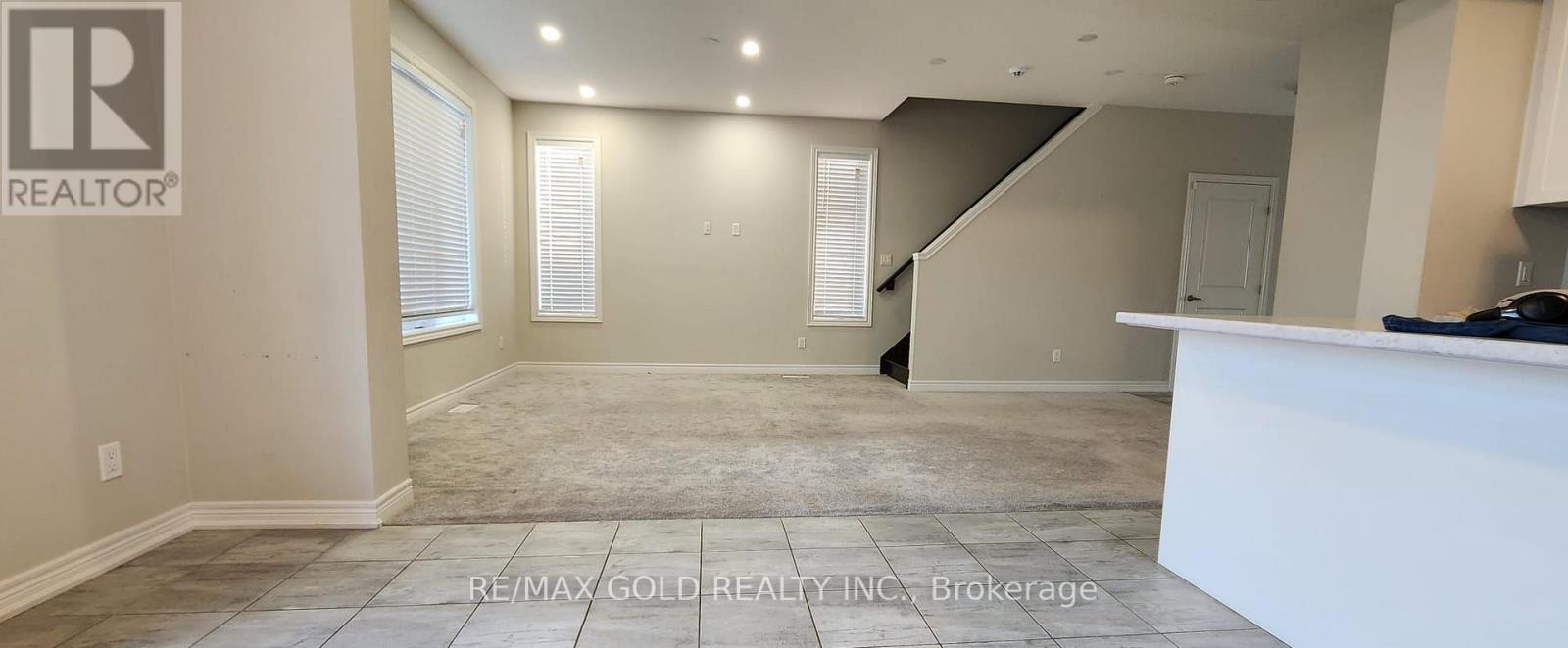 25 Noah Common Street, St. Catharines, Ontario  L2P 0G1 - Photo 4 - X12744700