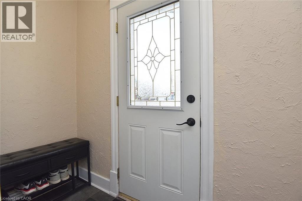 19 East 17th Street, Hamilton, Ontario  L9A 4L9 - Photo 8 - 40802010