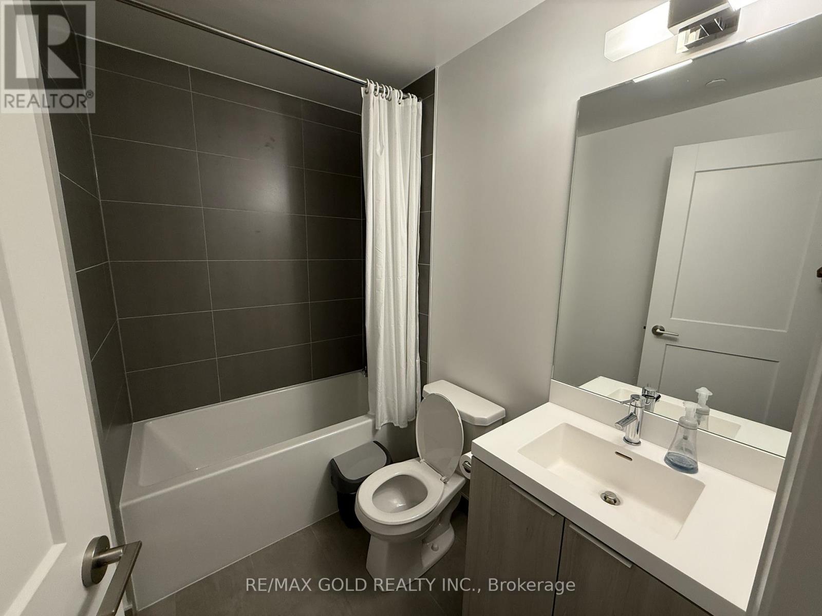 Gph20 - 28 Widmer Street, Toronto, Ontario  M5V 0T2 - Photo 8 - C12744720