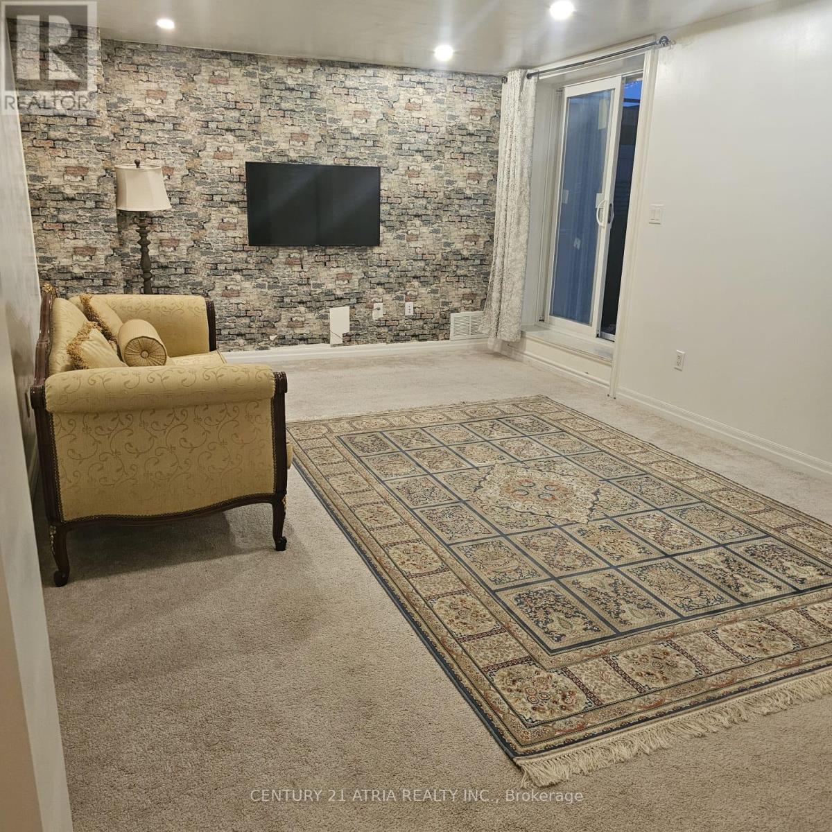 82 VANTAGE LOOP, Newmarket, Ontario