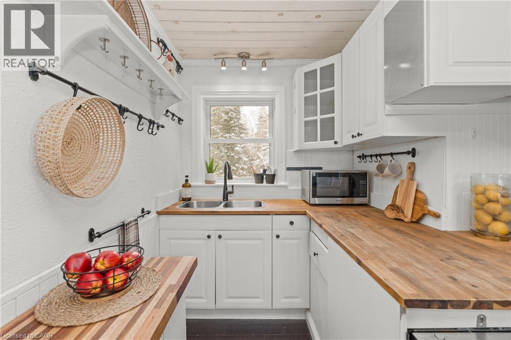 469 Rowanwood Road, Huntsville, Ontario  P0B 1M0 - Photo 17 - 40800003