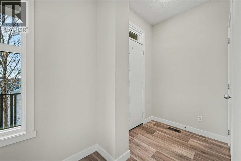 120 Carringvue Way Nw, Calgary, Alberta  T3P 1K6 - Photo 4 - A2279083