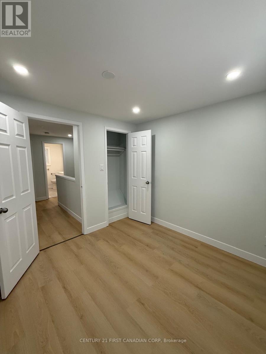 21 Vincent Crescent, London South, Ontario  N6C 4X9 - Photo 10 - X12744790