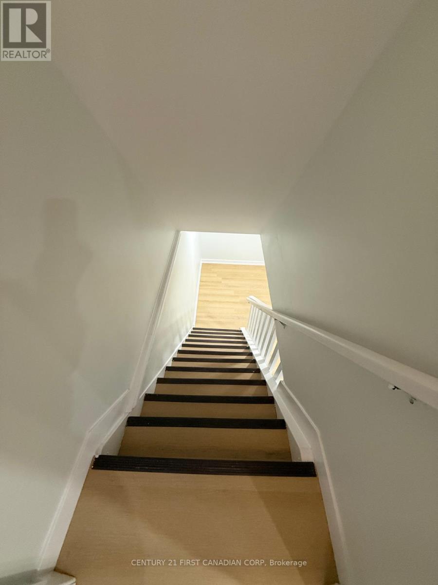 21 Vincent Crescent, London South, Ontario  N6C 4X9 - Photo 16 - X12744790