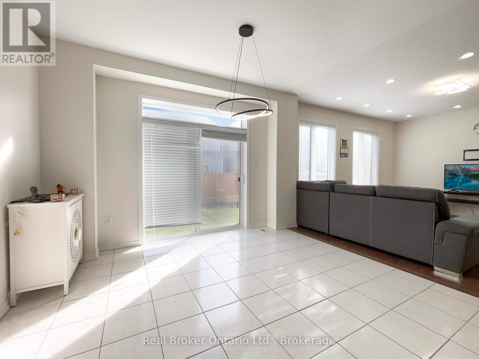 159 Longboat Run W, Brantford, Ontario  N3T 0R8 - Photo 26 - X12744780