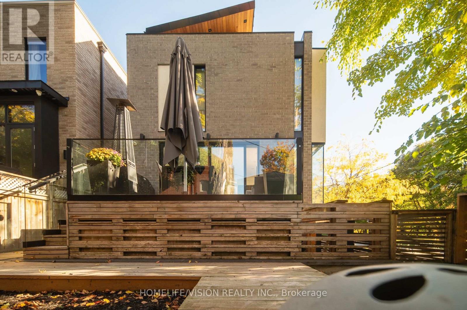 4 Astley Avenue, Toronto, Ontario  M4W 3B4 - Photo 38 - C12744064