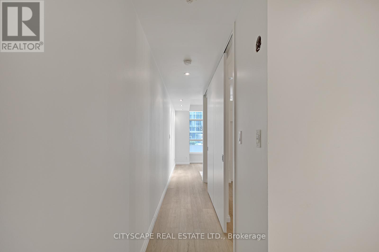 530 - 36 Blue Jays Way, Toronto, Ontario  M5V 3T3 - Photo 2 - C12744764