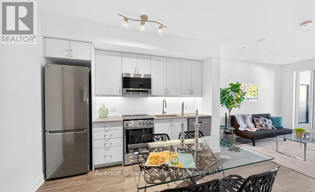 211 - 700 Sheppard Avenue W, Toronto, Ontario  M3H 0G5 - Photo 12 - C12744786